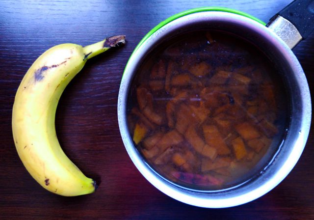 Té de plátano o banana para que plantas llenen de y frutos