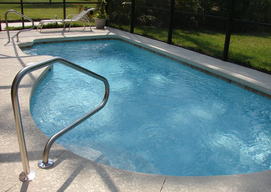 mantenimiento de la piscina Portal Jardin